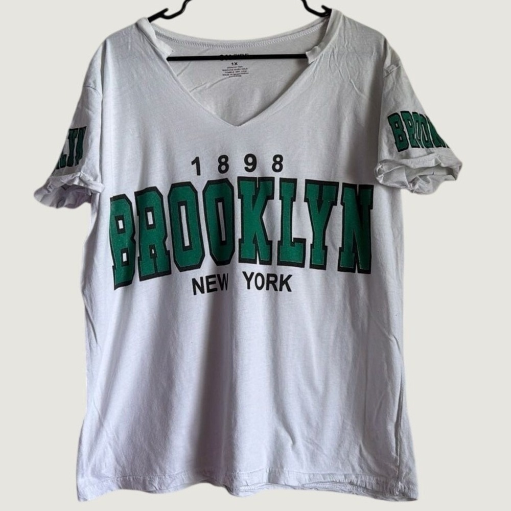 On Fire Brooklyn New York 1898 Graphic V-Neck T-Shirt Size 1X